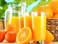 Соковыжималка для апельсинов автомат Zumex 100 07 Компактная соковыжималка. Скорость отжима 14 апельсинов в минуту. Кожура автоматически сбрасывается , Екатеринбург - Разное