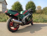 : Kawasaki ZXR 750 H1    ZXR 750 H1 1989        )         