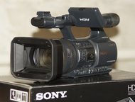 --:  Sony HDR-FX1000 -    20x ,   Full HD 1080p   MiniDV,  1. 12  (1/3)  MOS, 