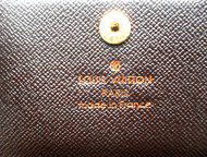 Louis Vuitton,  ,   , .   / . 
    ,   8 , - - 